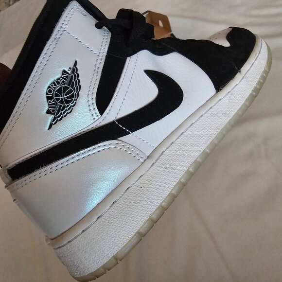 Air Jordan 1 Mid SE Diamond Grade School White/Black Sneakers Kids Size 6Y - Picture 13 of 16